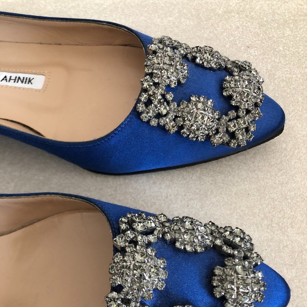 Manolo Blahnik Hangisi Flat Pumps Satin Blue
